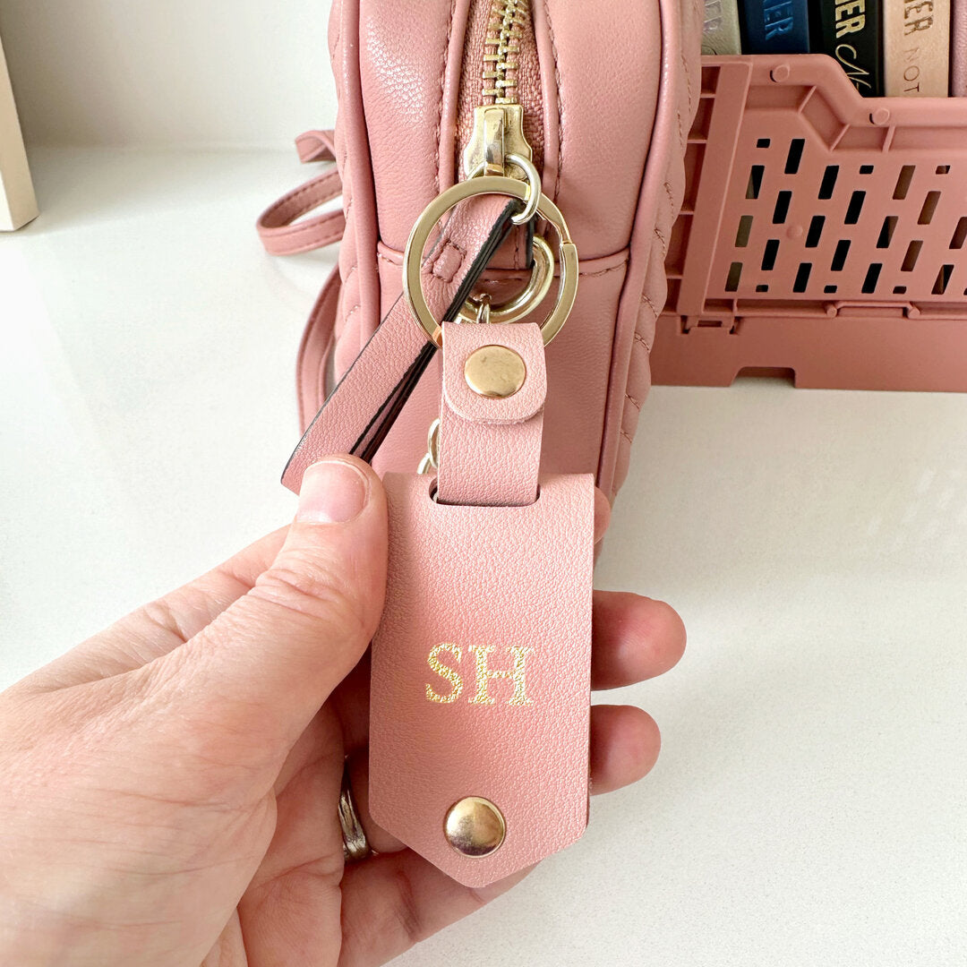Rosa Schlüsselanhänger mit Monogramm und Fotoanhänger